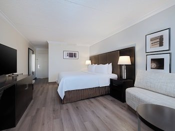 Crowne Plaza Suffern-Mahwah