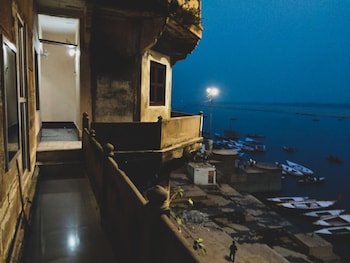 Dwivedi Hotels Palace On Steps