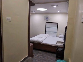 Dwivedi Hotels Palace On Steps