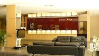 LIEUSAINT - Residhome Appart Hotel Suites Paris Sénart