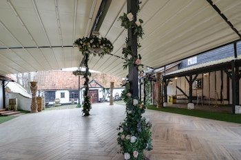 Tudor Oaks Lodge Stevenage North by OYO Rooms