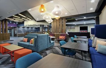 Tru by Hilton Mobile