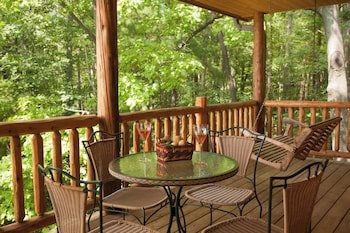 Chanticleer Cabins