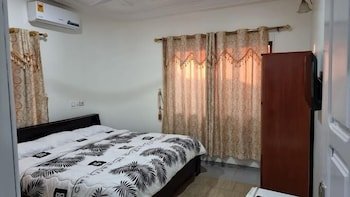 Crislord Palace Hotel