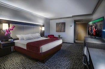 The STRAT Hotel, Casino & Tower