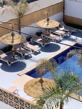 Chevy Hotel & Suites