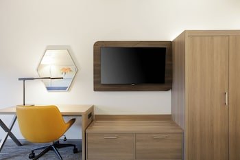 Holiday Inn Express & Suites Hebron - Cincinnati Airport