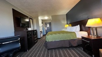 Colby Inn & Suites