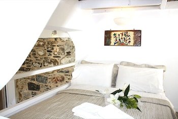 Mariakis Luxury Studios