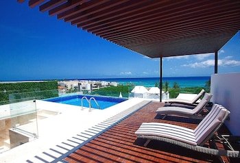 Menesse Beach Apartments