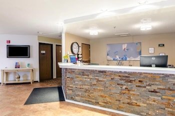 GuestHouse Inn & Suites Cheyenne