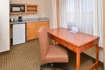 GuestHouse Inn & Suites Cheyenne