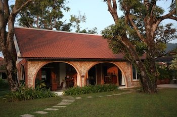 Samanea Beach Resort