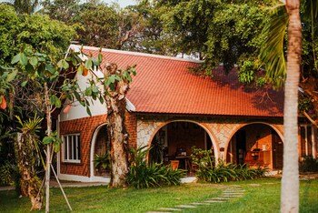 Samanea Beach Resort