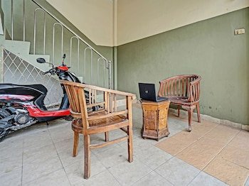 Nugraha Kost by Oyo