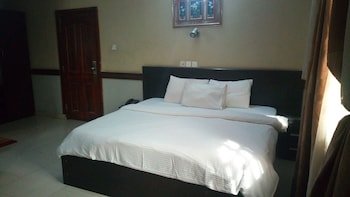 Brighton Hotel And Suites