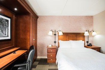 Hampton Inn West Springfield