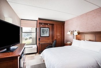 Hampton Inn West Springfield