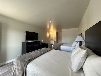Four Sevens Motel