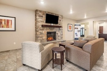 Cobblestone Inn & Suites