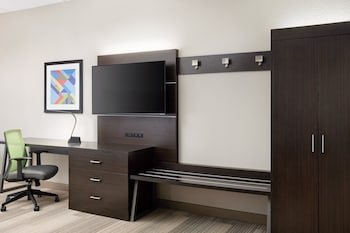 Holiday Inn Express Hotel & Suites Seymour