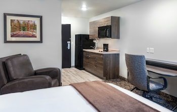 My Place Hotel - East Moline/Quad Cities, IL