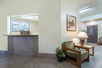 Super 8 by Wyndham Lacey Olympia Area