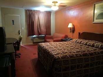 Deluxe Inn Airport