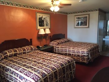Deluxe Inn Airport