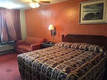 Deluxe Inn Airport
