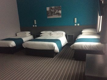 The Oysterfleet Hotel
