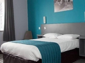 The Oysterfleet Hotel