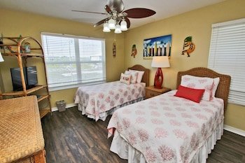 Cabana Beach House by Youngs Suncoast
