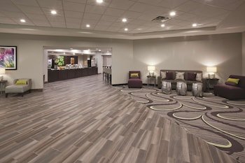 La Quinta Inn & Suites by Wyndham Minneapolis Bloomington W