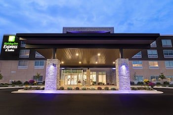 Holiday Inn Express & Suites Grand Rapids South - Wyoming