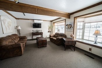 Clover Creek Inn