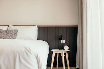 Met Apartments