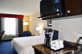 Holiday Inn Express & Suites
