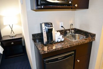 Holiday Inn Express & Suites