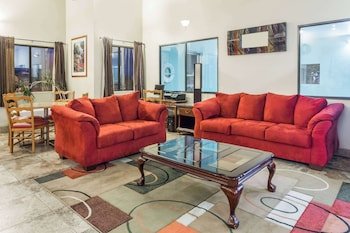 Travelodge by Wyndham Longmont