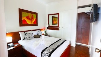 Luljetta's Place Garden Suites
