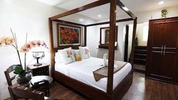Luljetta's Place Garden Suites