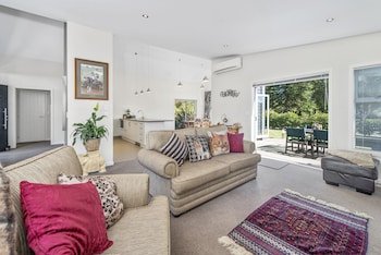 Lupin Lodge Bed & Breakfast
