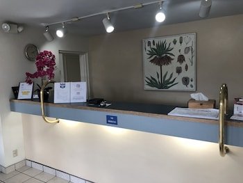 Knights Inn Oswego East