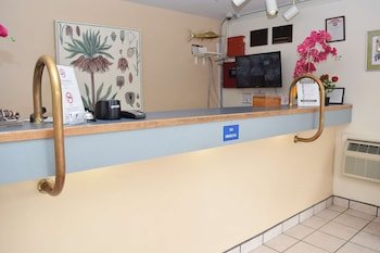 Knights Inn Oswego East