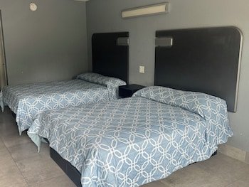 Apollo Inn