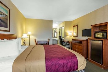 Econo Lodge Inn & Suites