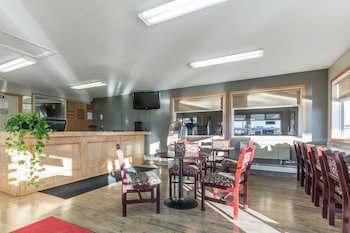 Empire Inn & Suites