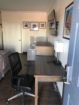 Americas Inn & Suites IAH North