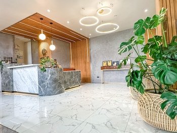 Metro Pines Inn